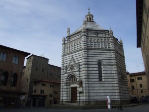 070503_pistoia_baptistry_01